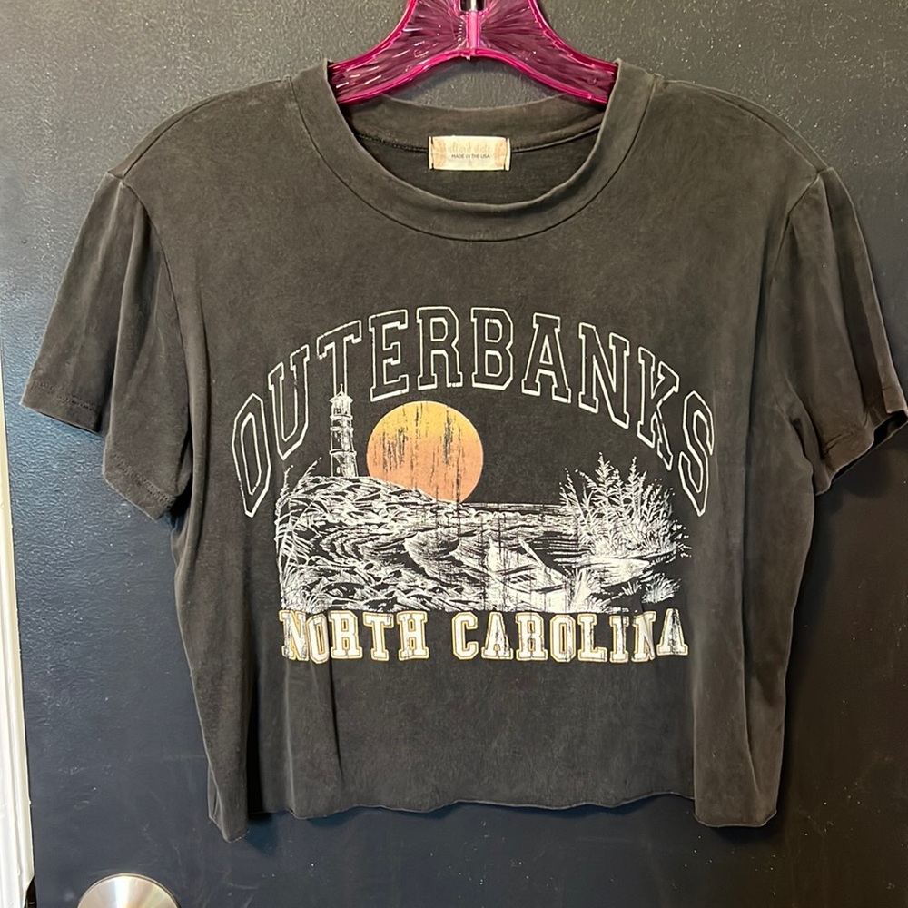 Altard state cropped tee outer banks